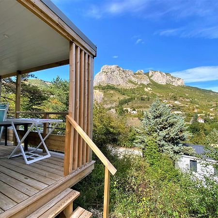 Camping Les Princes D'Orange Hotel Orpierre Exterior foto