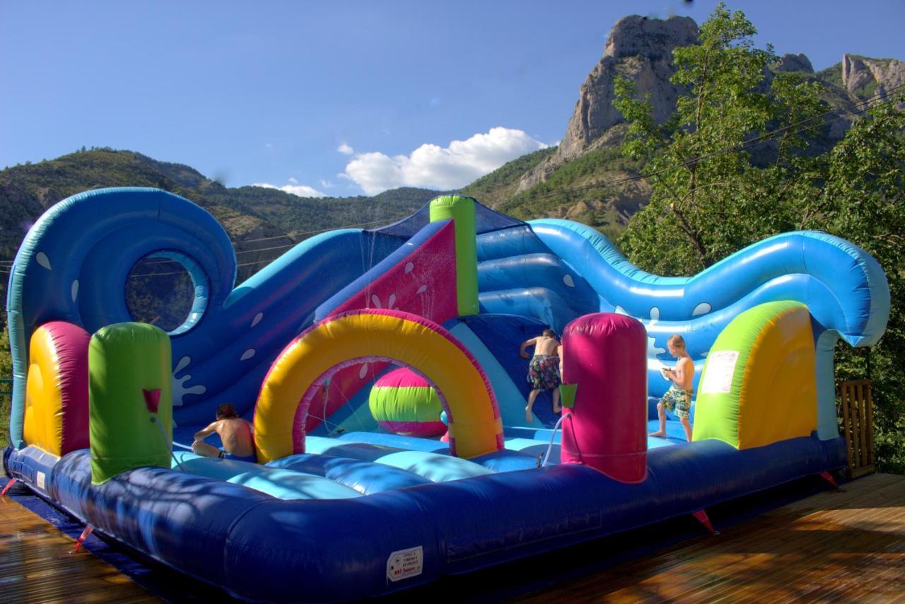 Camping Les Princes D'Orange Hotel Orpierre Exterior foto