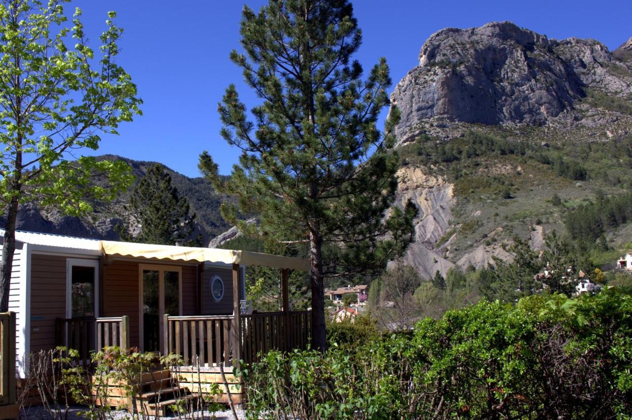 Camping Les Princes D'Orange Hotel Orpierre Exterior foto