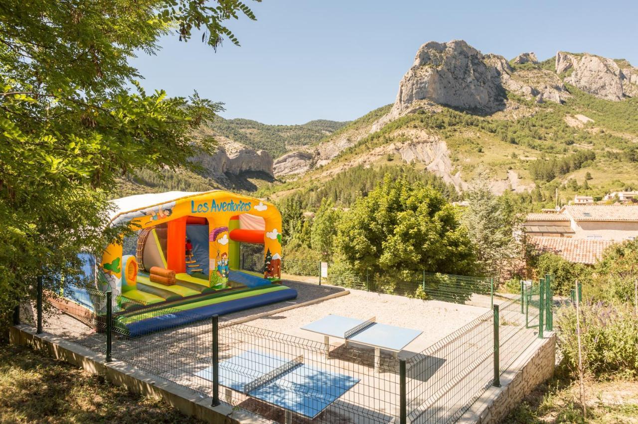 Camping Les Princes D'Orange Hotel Orpierre Exterior foto