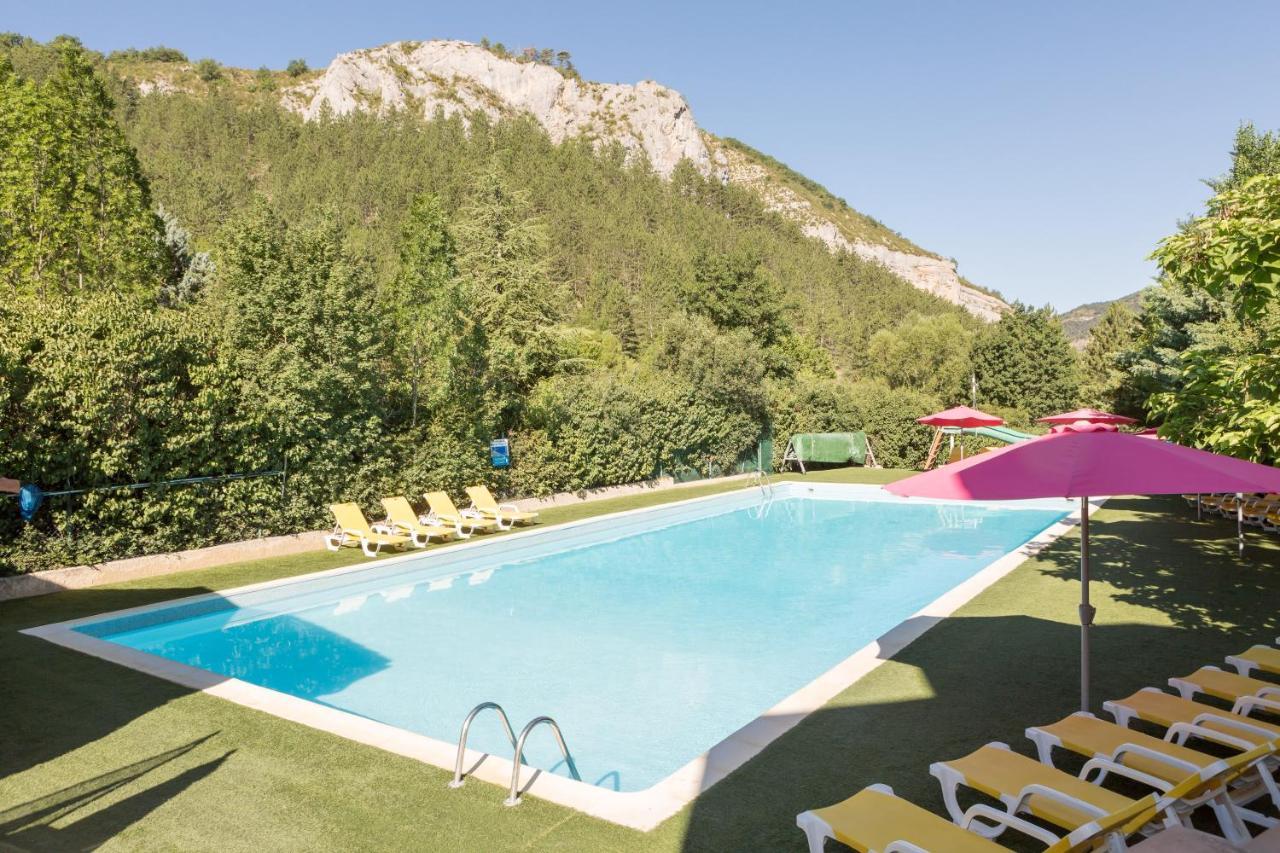 Camping Les Princes D'Orange Hotel Orpierre Exterior foto