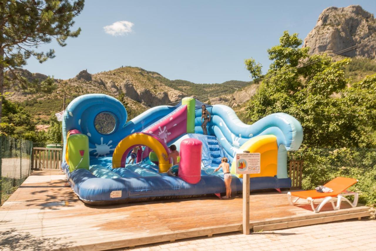 Camping Les Princes D'Orange Hotel Orpierre Exterior foto