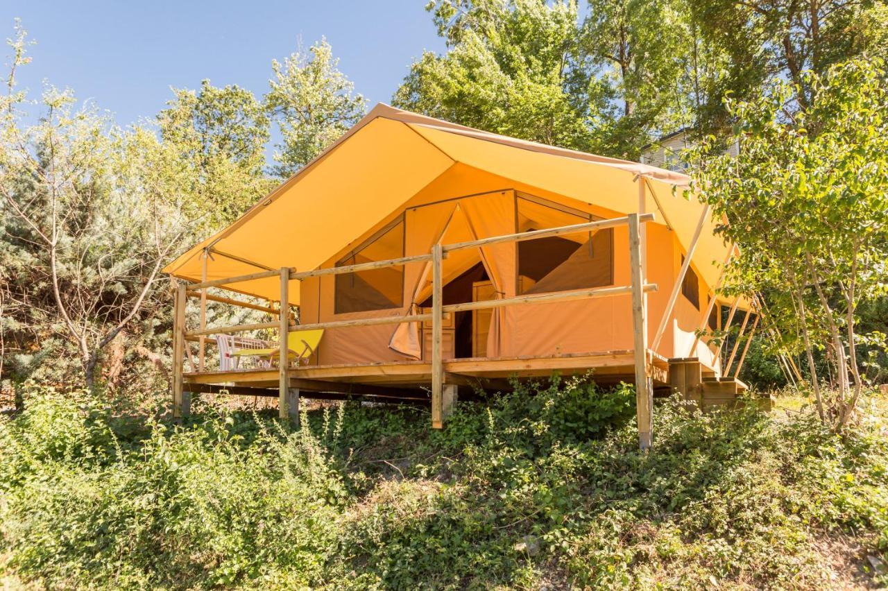 Camping Les Princes D'Orange Hotel Orpierre Exterior foto