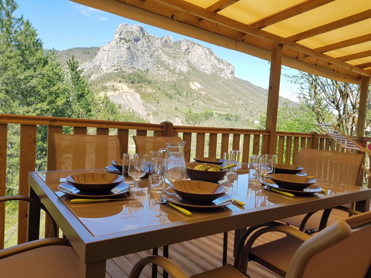 Camping Les Princes D'Orange Hotel Orpierre Exterior foto