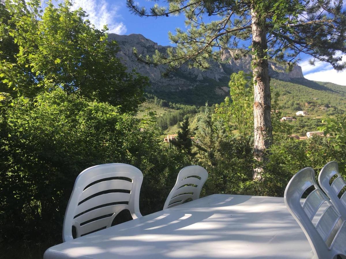 Camping Les Princes D'Orange Hotel Orpierre Exterior foto