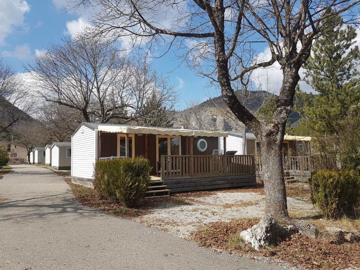 Camping Les Princes D'Orange Hotel Orpierre Exterior foto